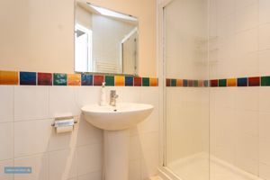En-suite- click for photo gallery